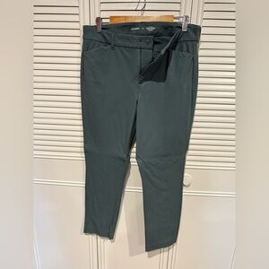 Old Navy Green Ankle Cropped Pants